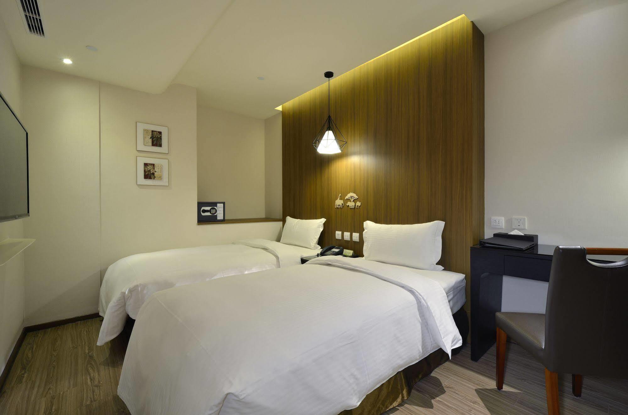 Stay Hotel - Taichung Yizhong Экстерьер фото